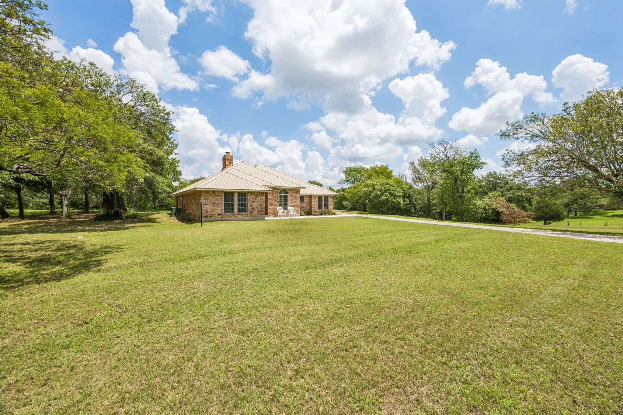 807 E State Highway 11 Tom Bean TX 75491