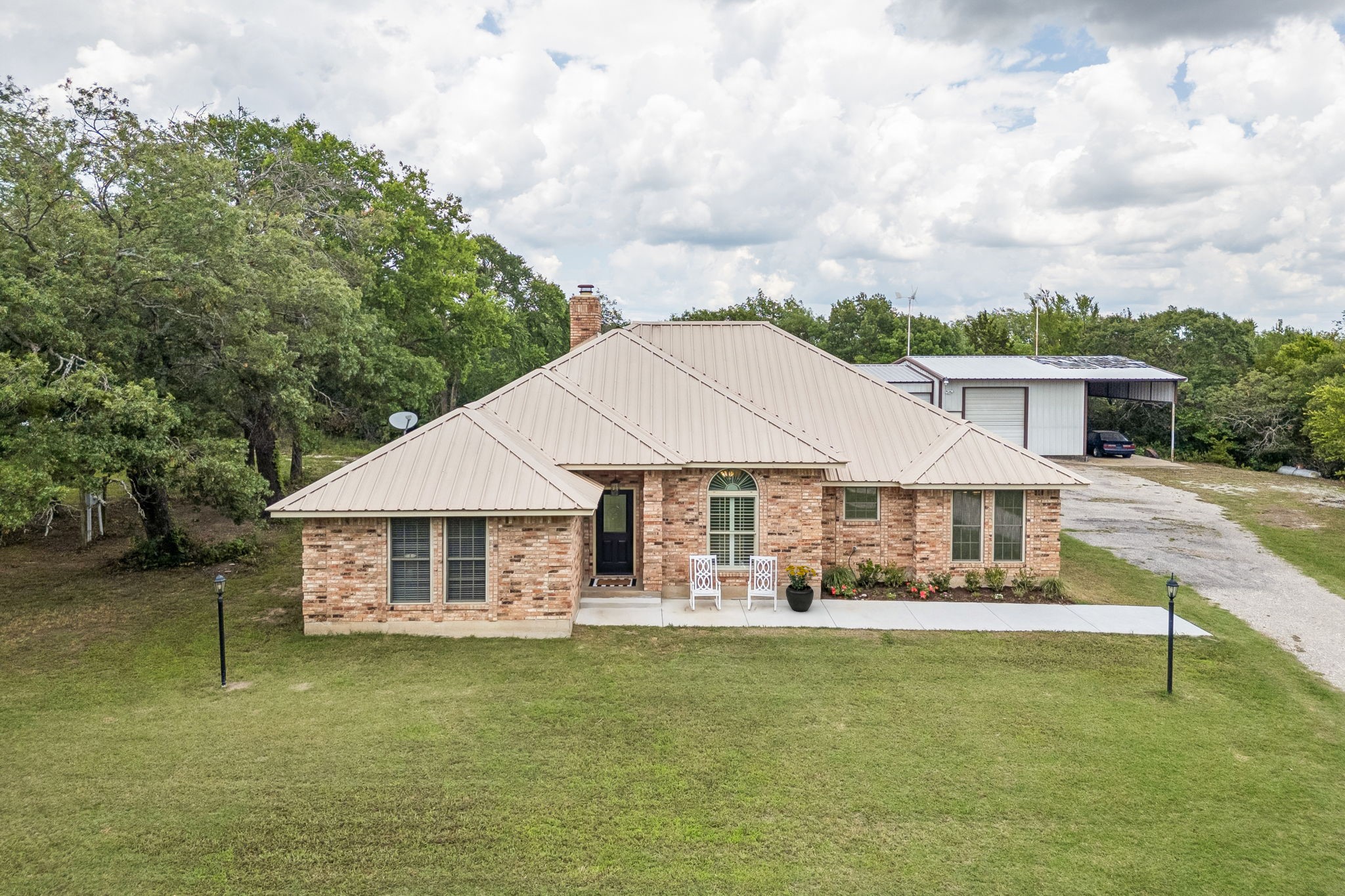 807 E State Highway 11 Tom Bean TX 75491