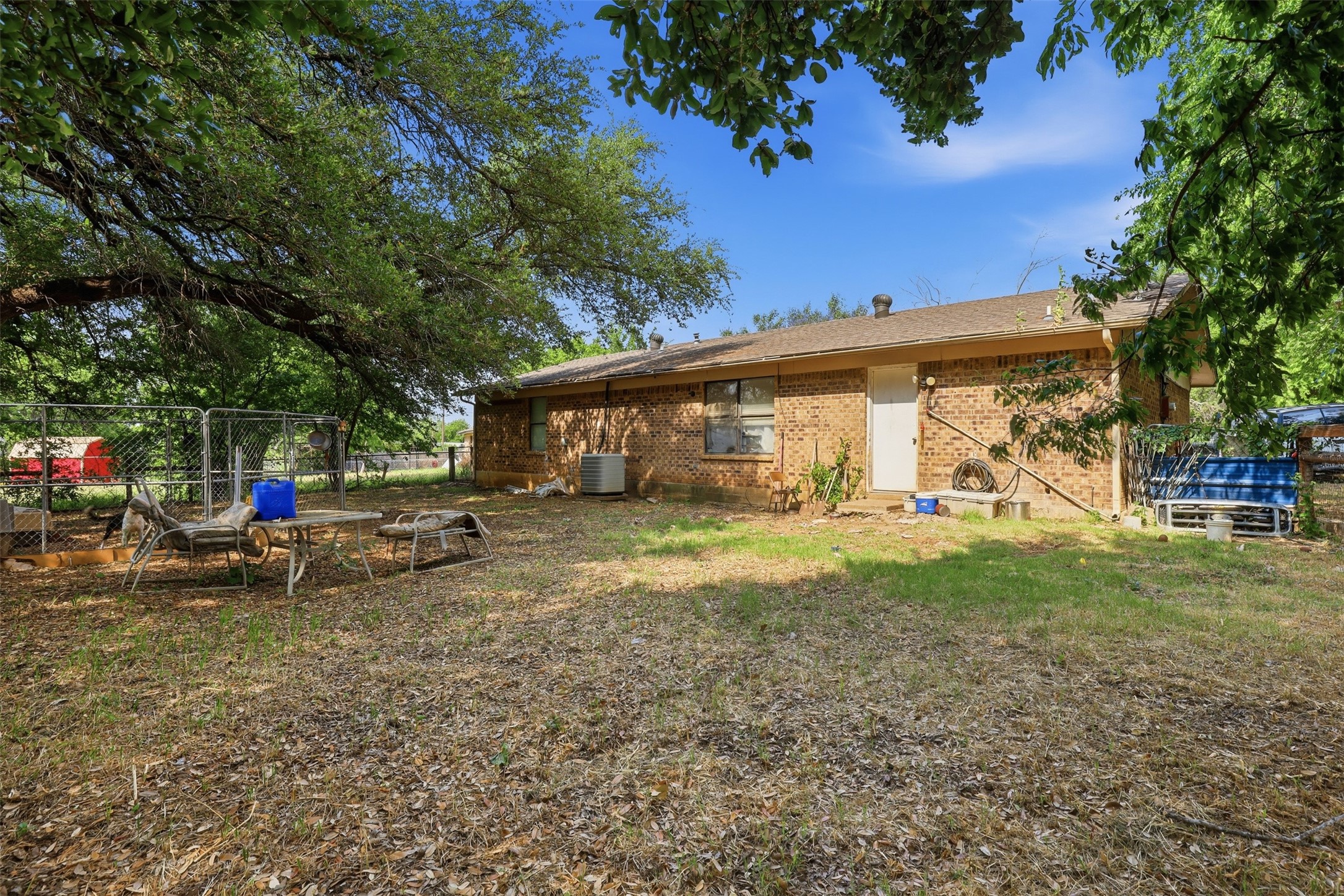 606 E Barton Street Granbury TX 76048