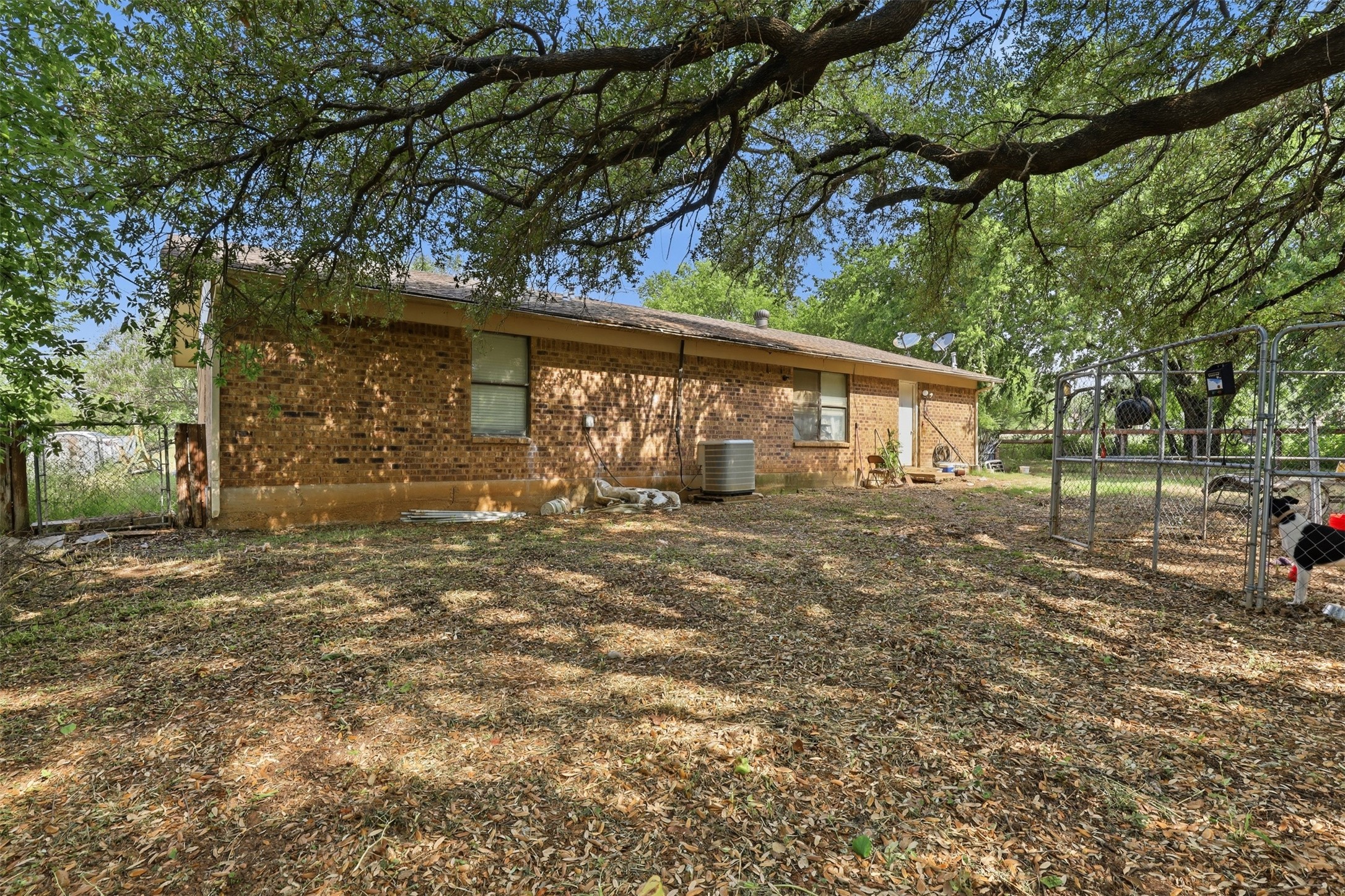 606 E Barton Street Granbury TX 76048