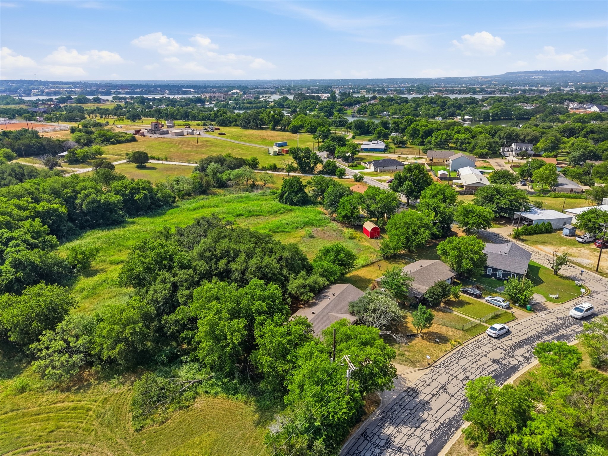 606 E Barton Street Granbury TX 76048