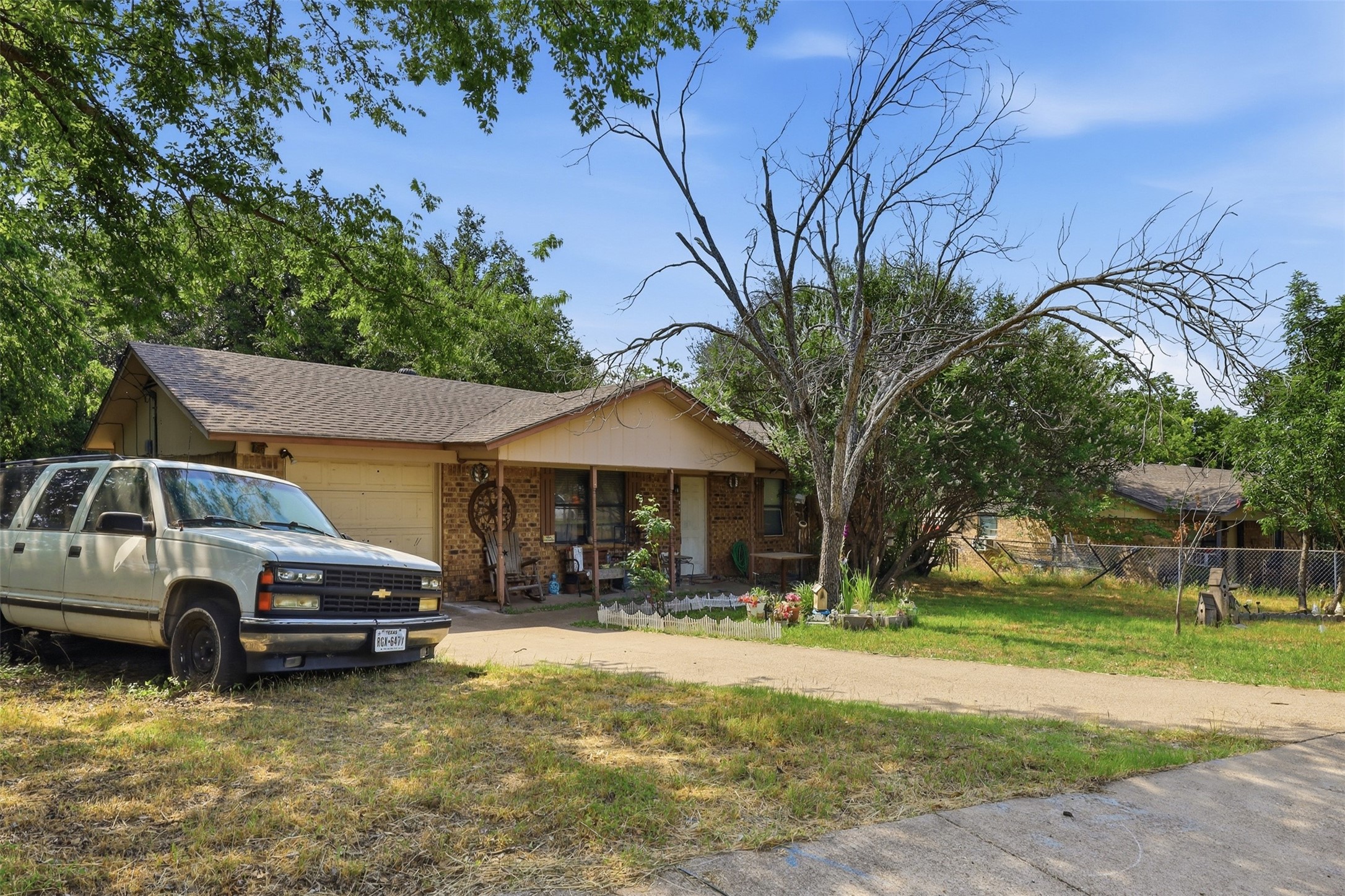 606 E Barton Street Granbury TX 76048