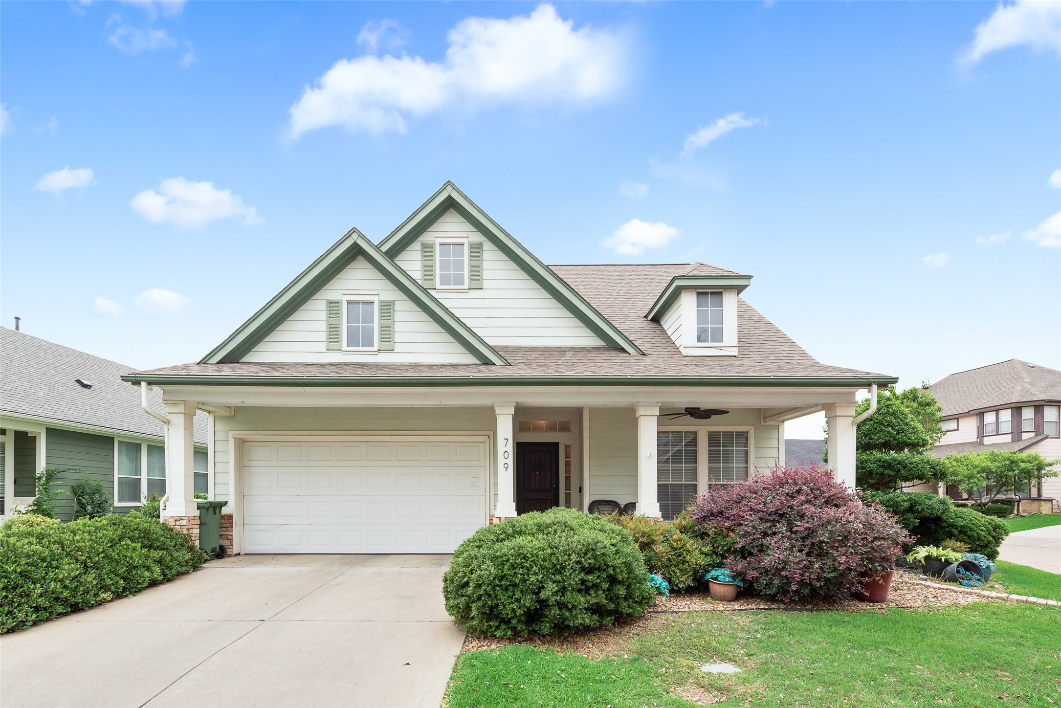 709 Creek Walk Place Arlington TX 76015