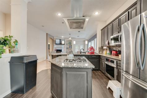 709 Creek Walk Place Arlington TX 76015