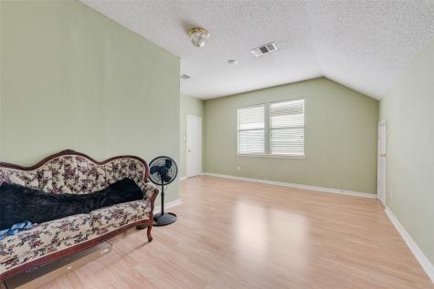709 Creek Walk Place Arlington TX 76015