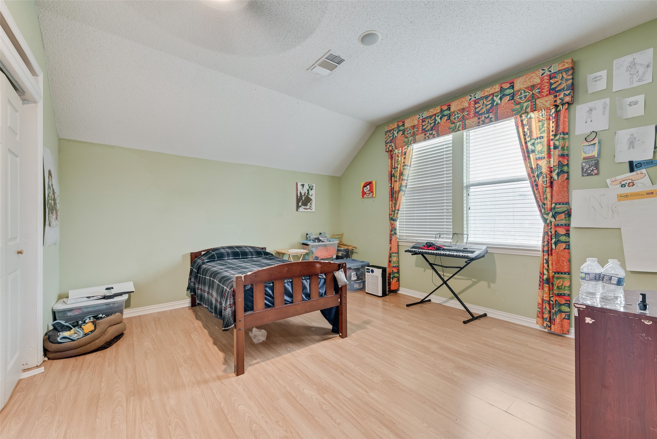 709 Creek Walk Place Arlington TX 76015