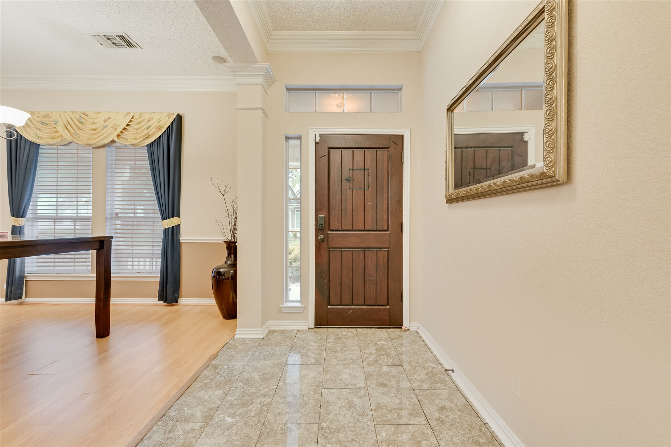 709 Creek Walk Place Arlington TX 76015
