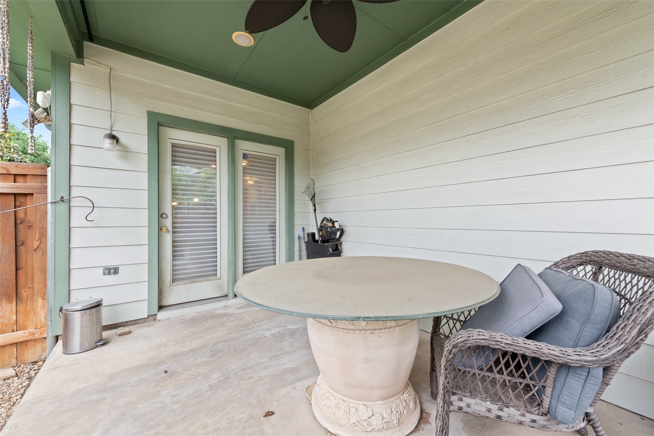 709 Creek Walk Place Arlington TX 76015