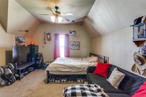 1233 County Road 3550 Paradise TX 76073