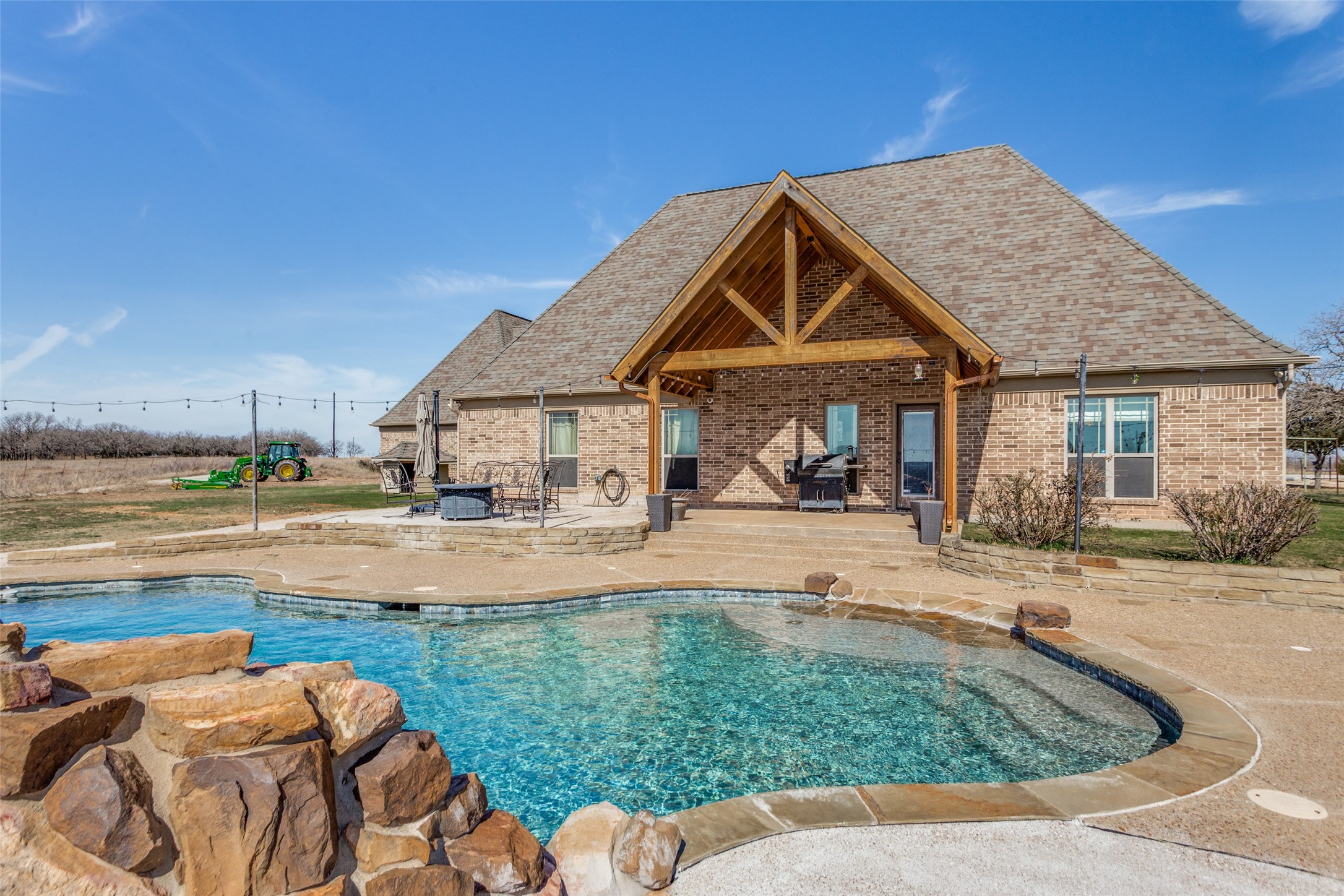 1233 County Road 3550 Paradise TX 76073