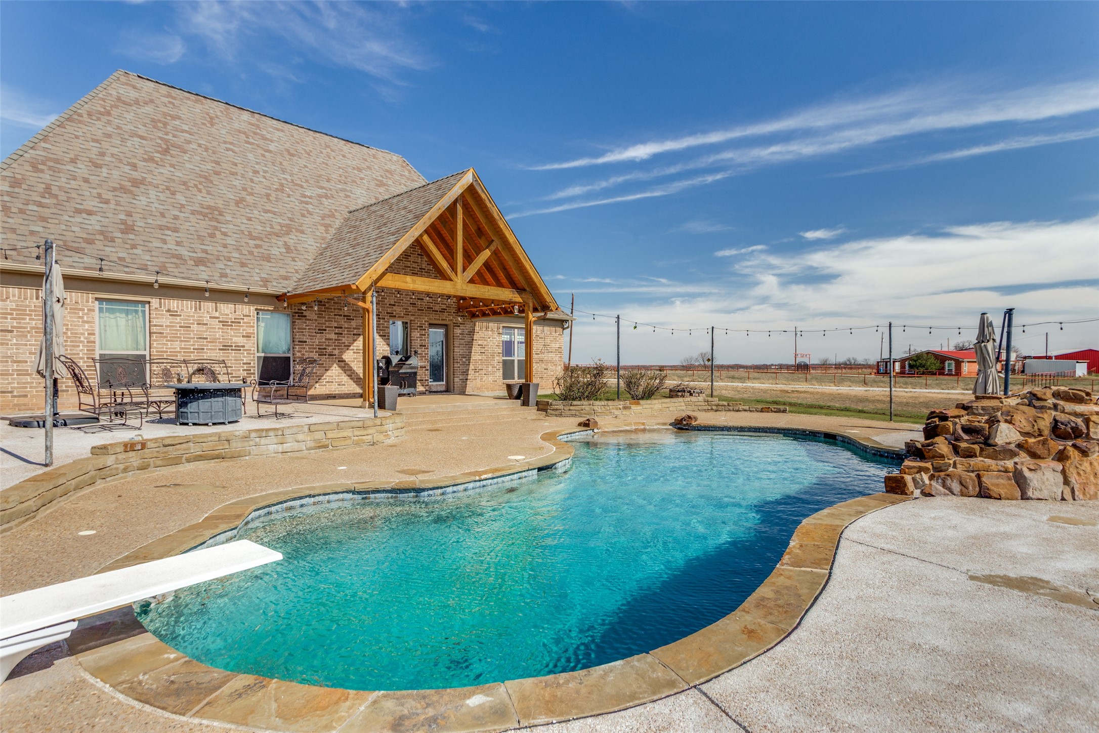 1233 County Road 3550 Paradise TX 76073