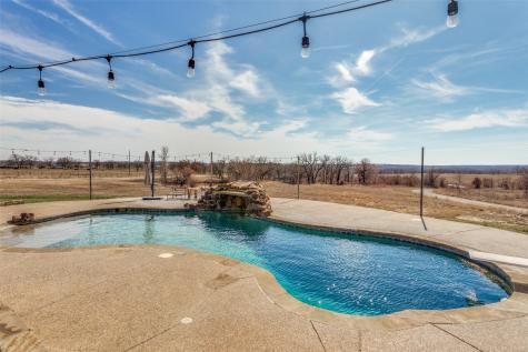 1233 County Road 3550 Paradise TX 76073