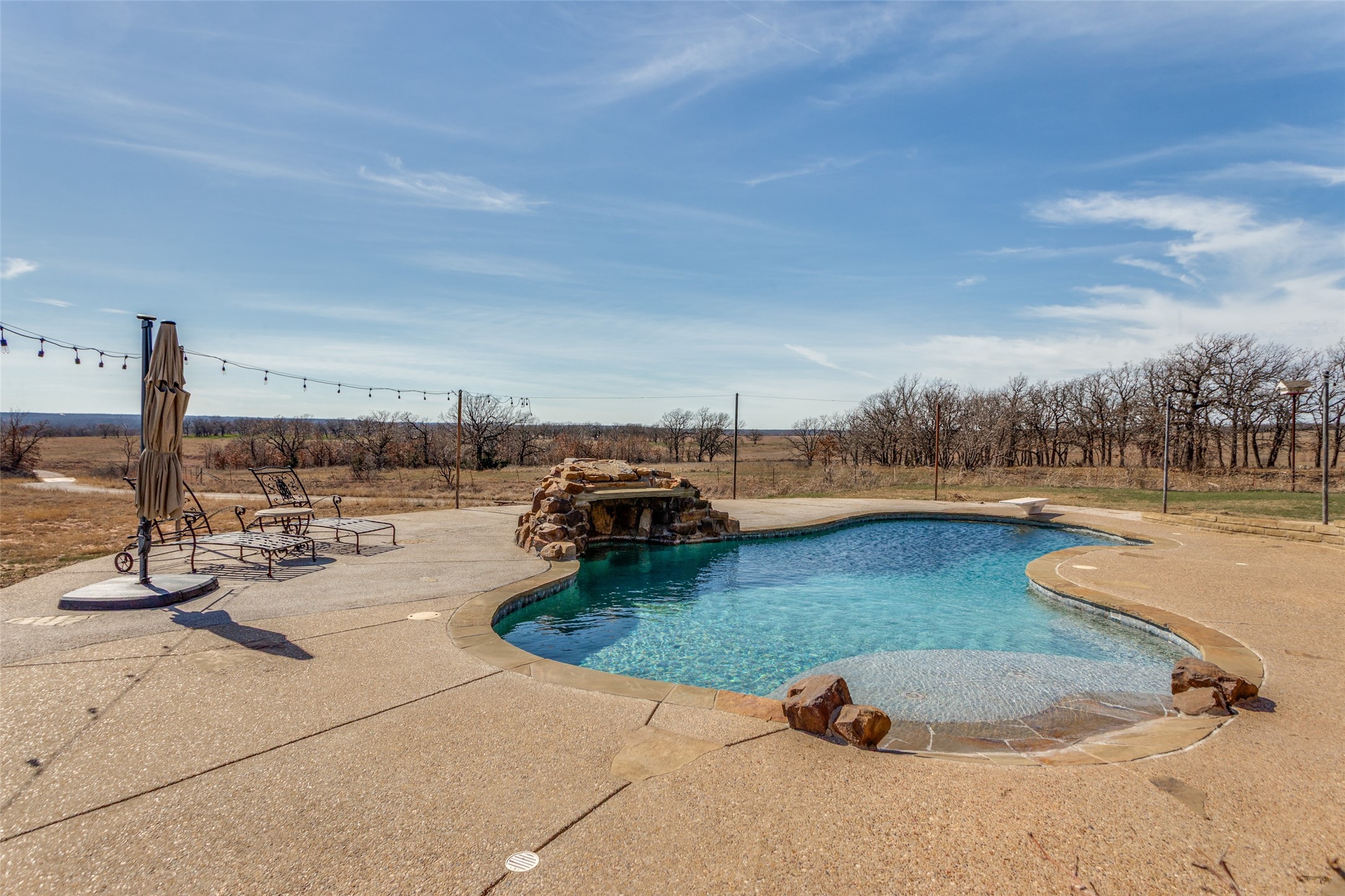 1233 County Road 3550 Paradise TX 76073