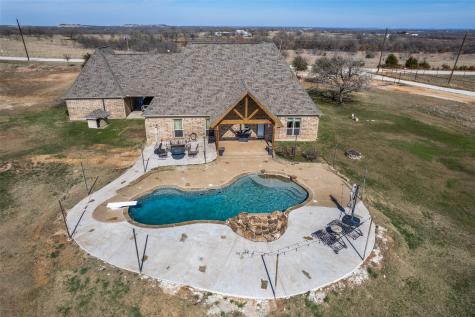 1233 County Road 3550 Paradise TX 76073