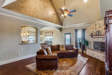 1233 County Road 3550 Paradise TX 76073