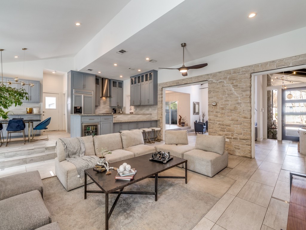 7326 Spring Valley Road Dallas TX 75254