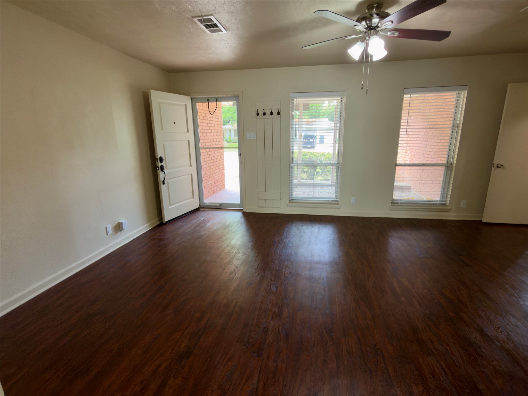2008 Bradford Drive Arlington TX 76010