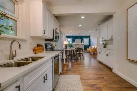 2606 W 12th Street Dallas TX 75211