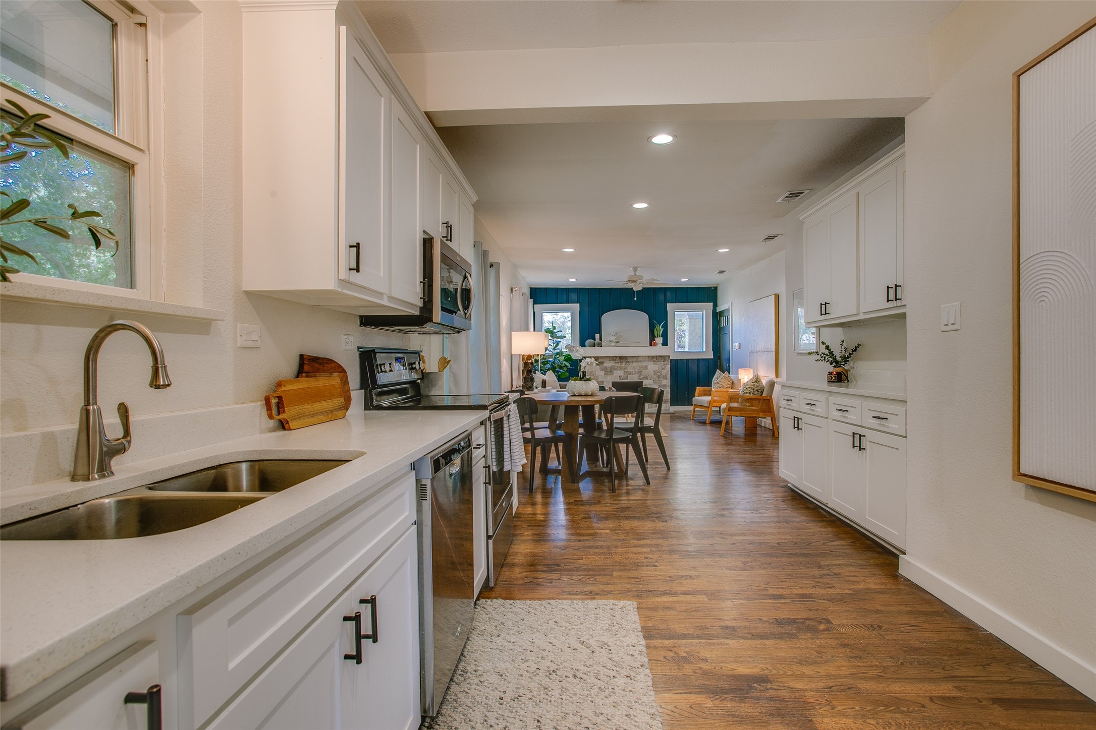 2606 W 12th Street Dallas TX 75211