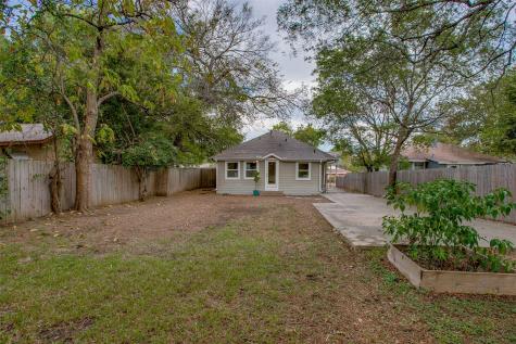 2606 W 12th Street Dallas TX 75211