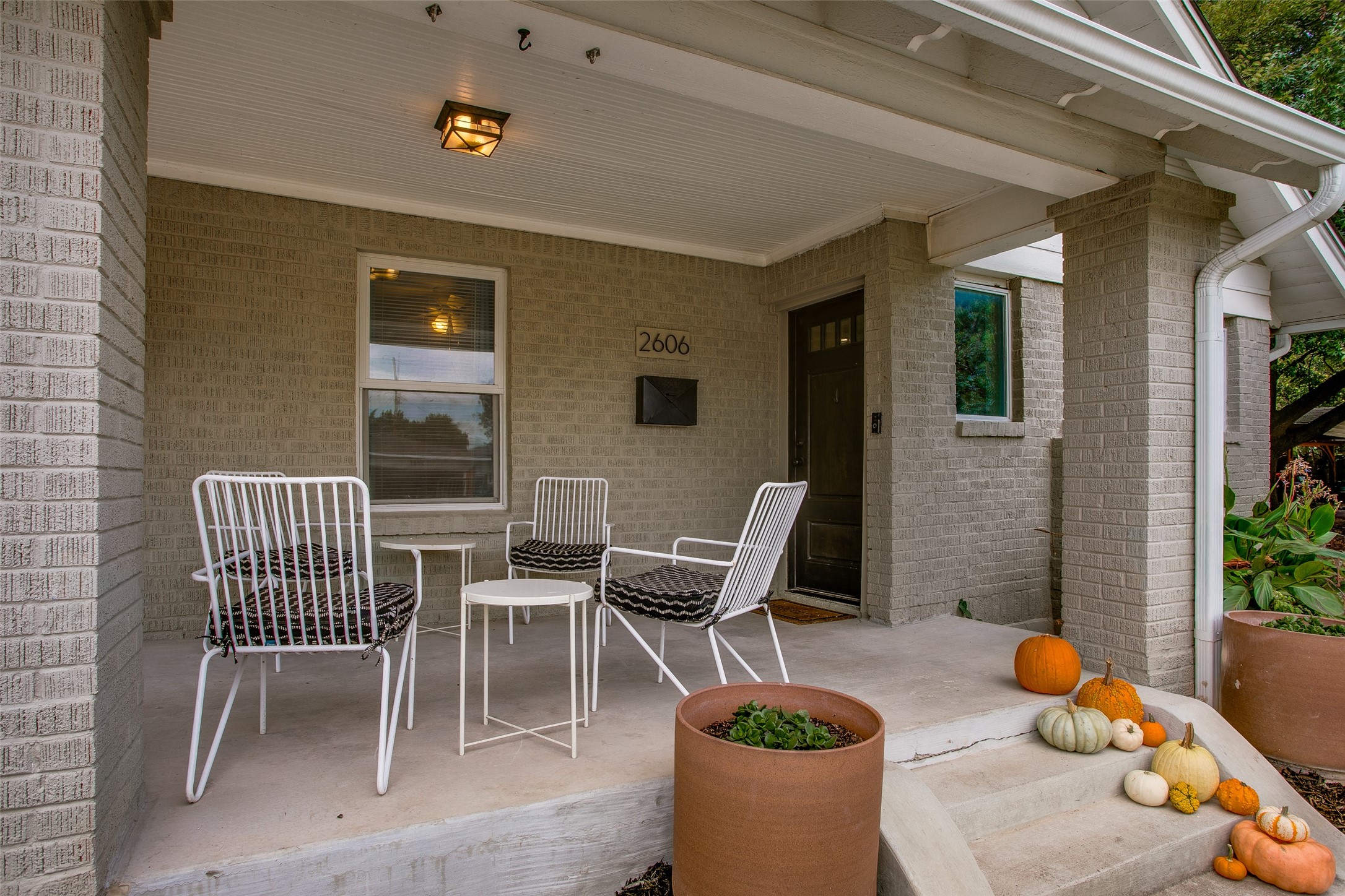 2606 W 12th Street Dallas TX 75211