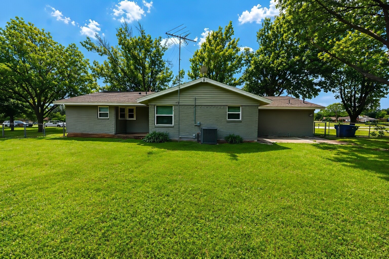 504 Pecan Street Crowley TX 76036
