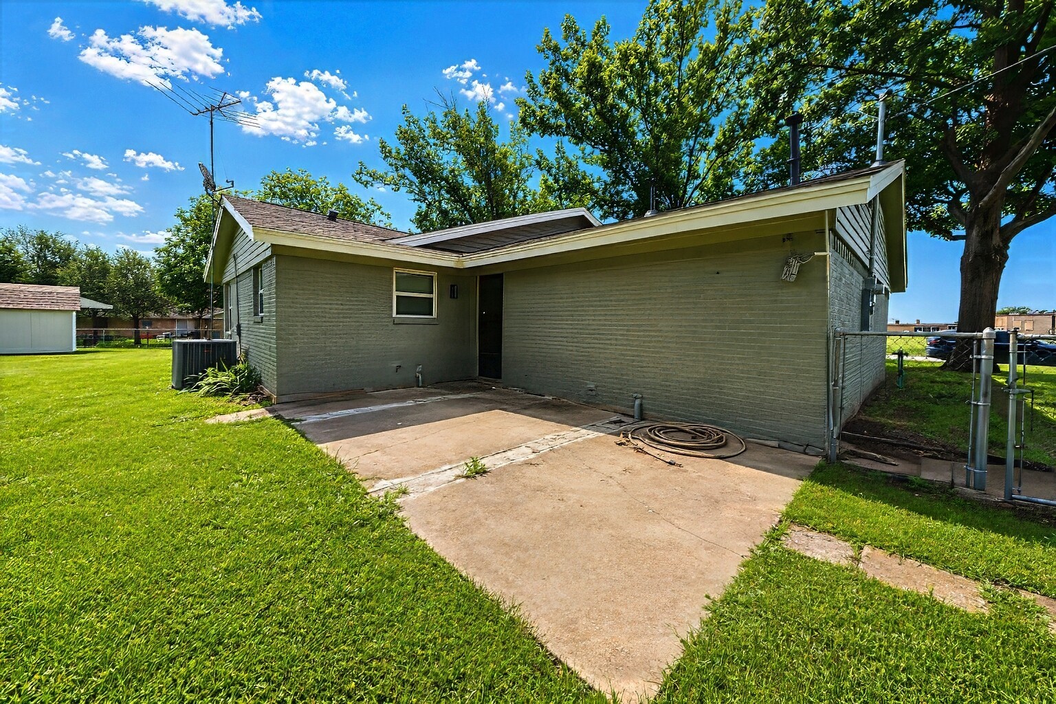 504 Pecan Street Crowley TX 76036