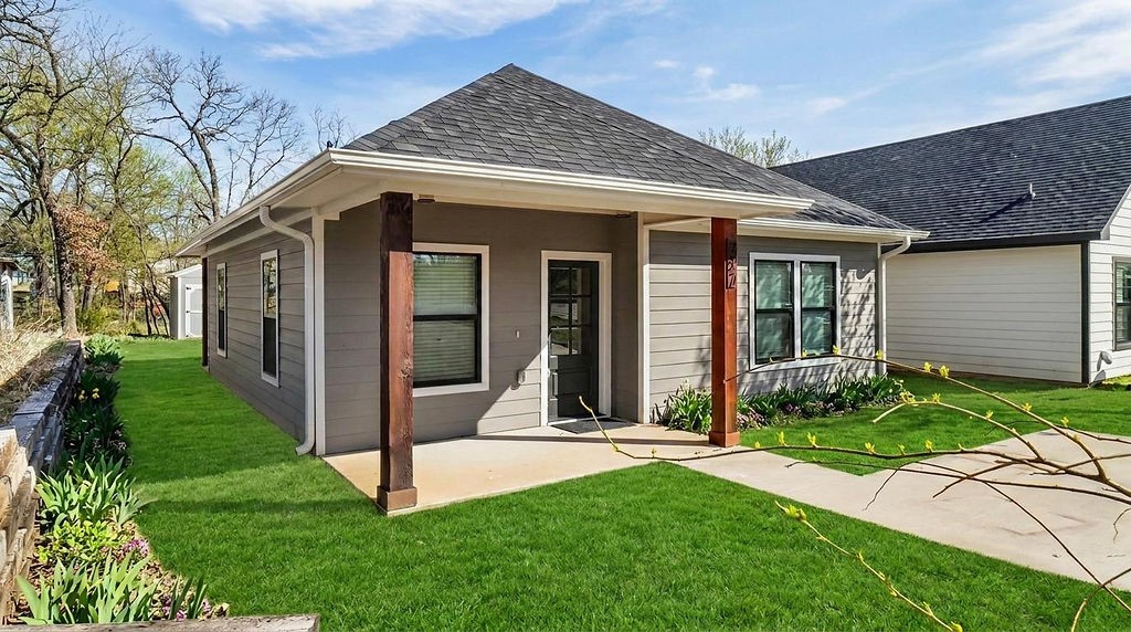 727 E Gandy Street Denison TX 75021