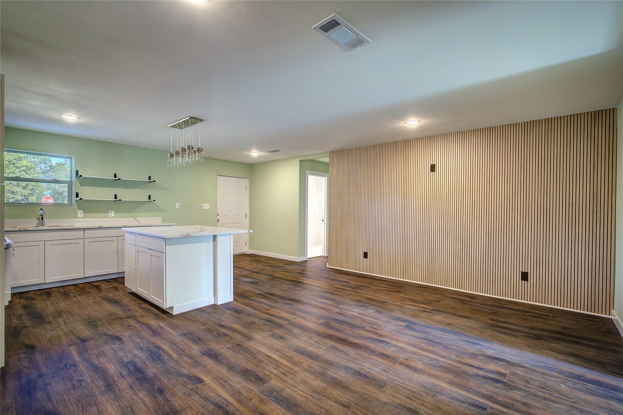 520 N 1st Street Point TX 75472