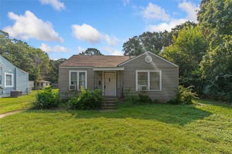 2010 Oakwood Street Haltom City TX 76117