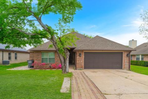 1718 Avenue B Grand Prairie TX 75051