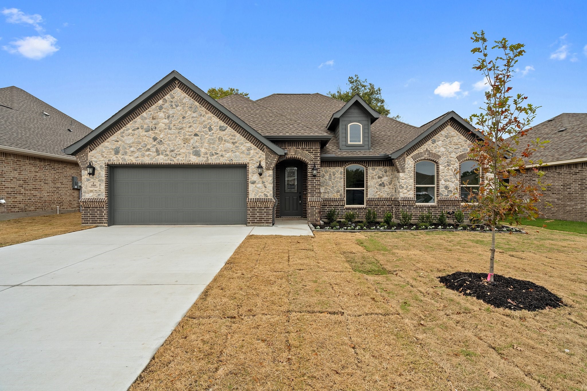 1009 James Donald Lane Glenn Heights TX 75154