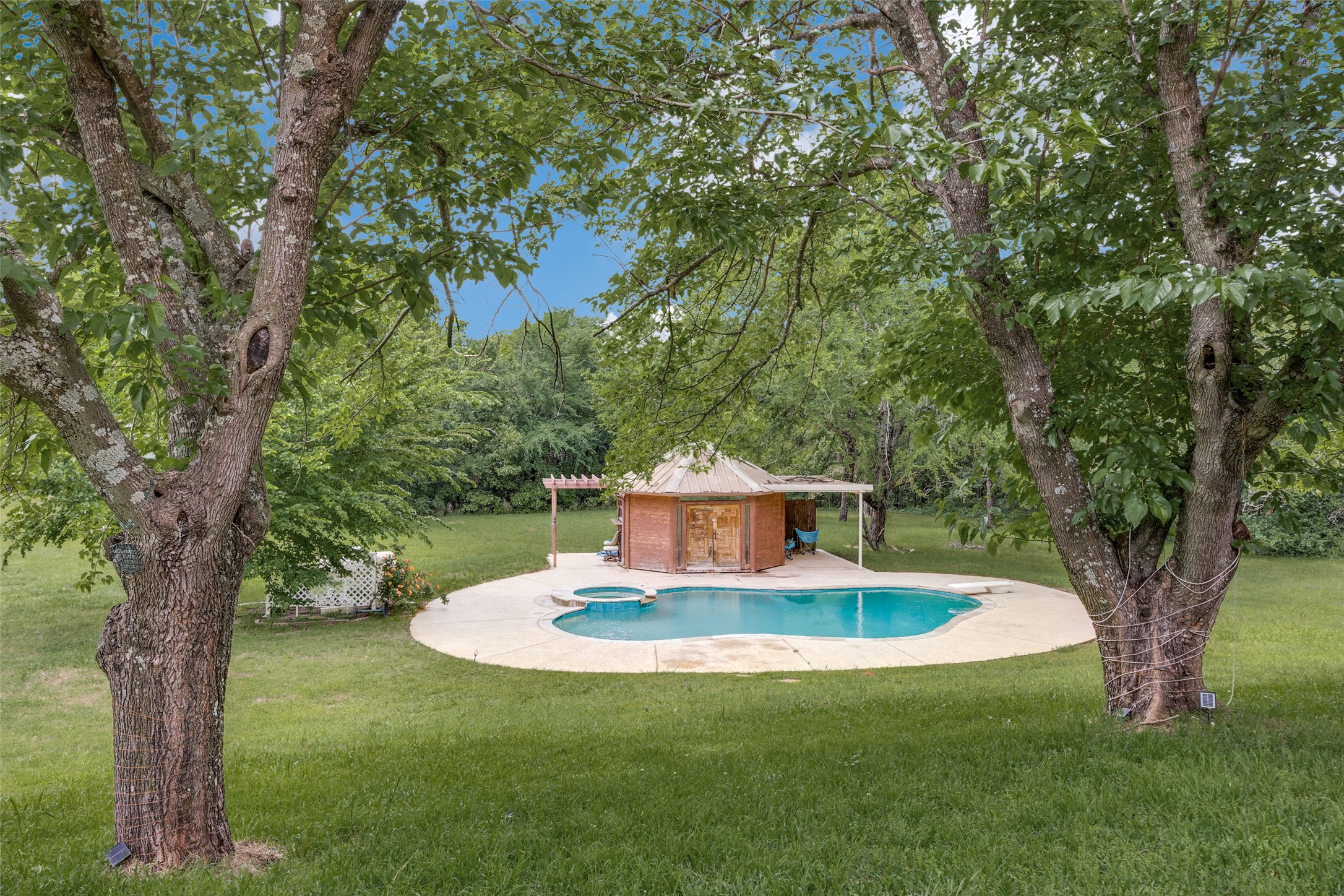 1565 Greer Road Sadler TX 76264