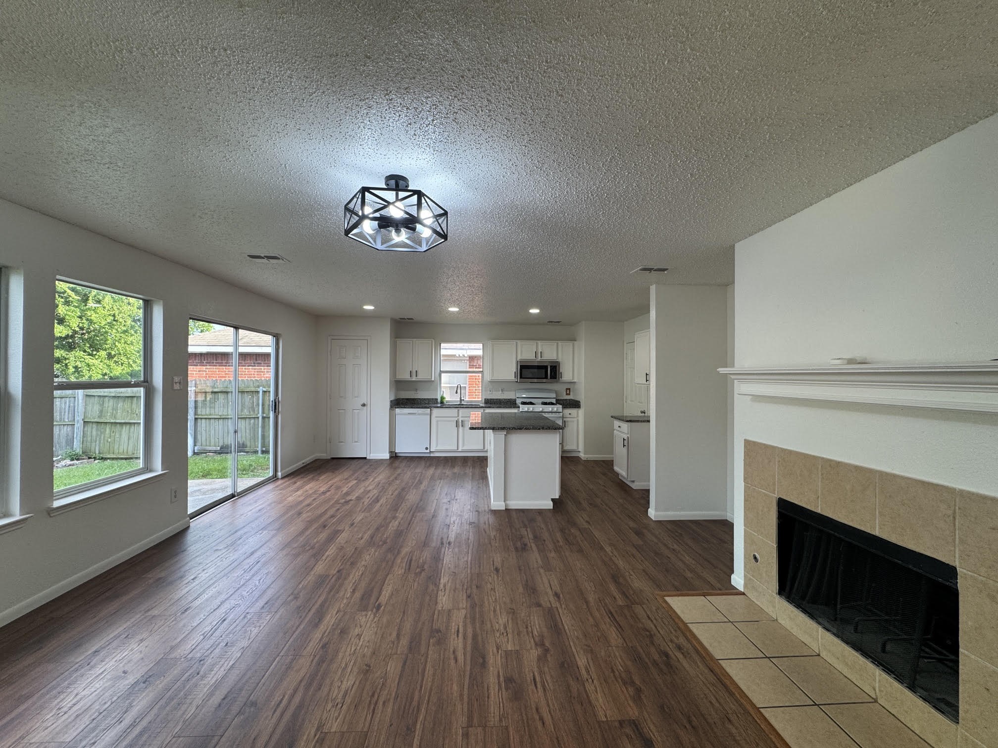 7305 Marsland Lane Arlington TX 76001