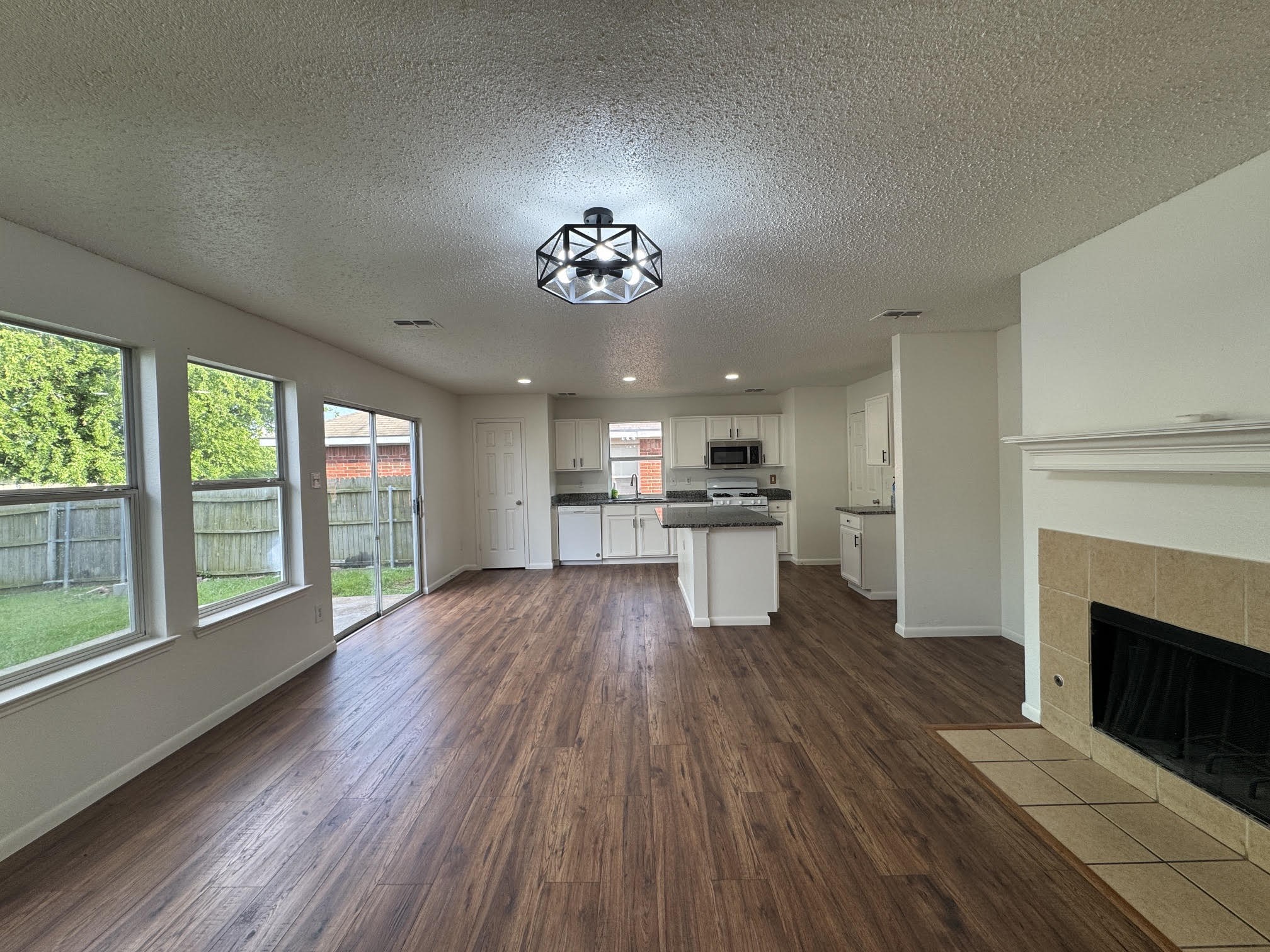 7305 Marsland Lane Arlington TX 76001