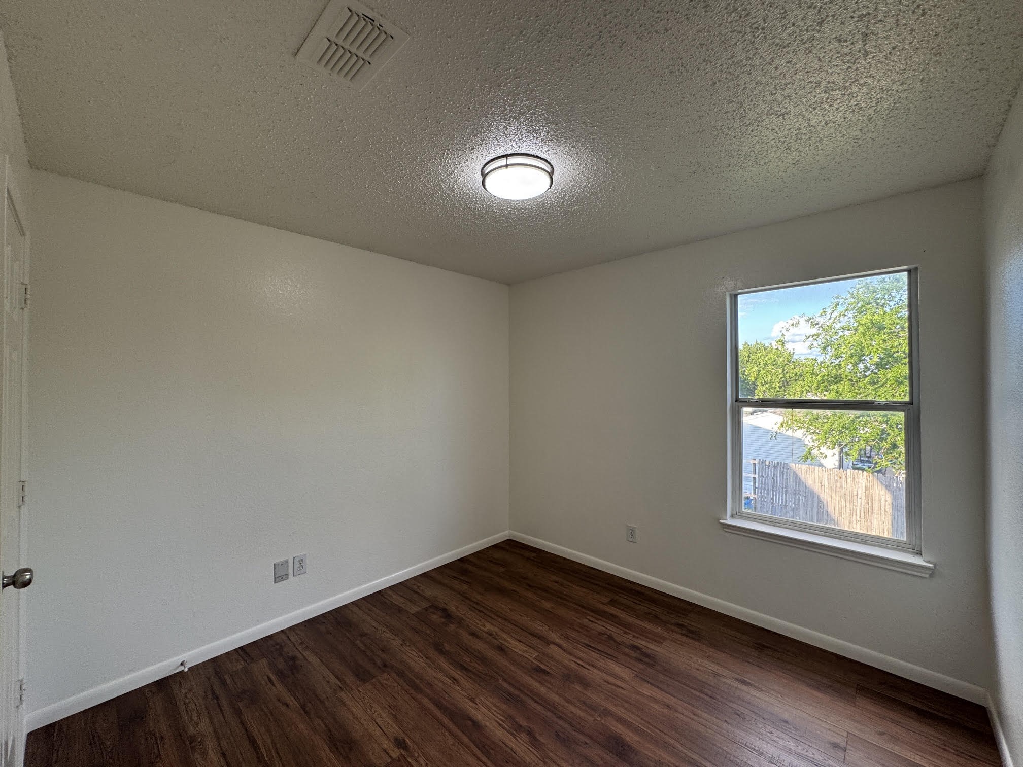 7305 Marsland Lane Arlington TX 76001
