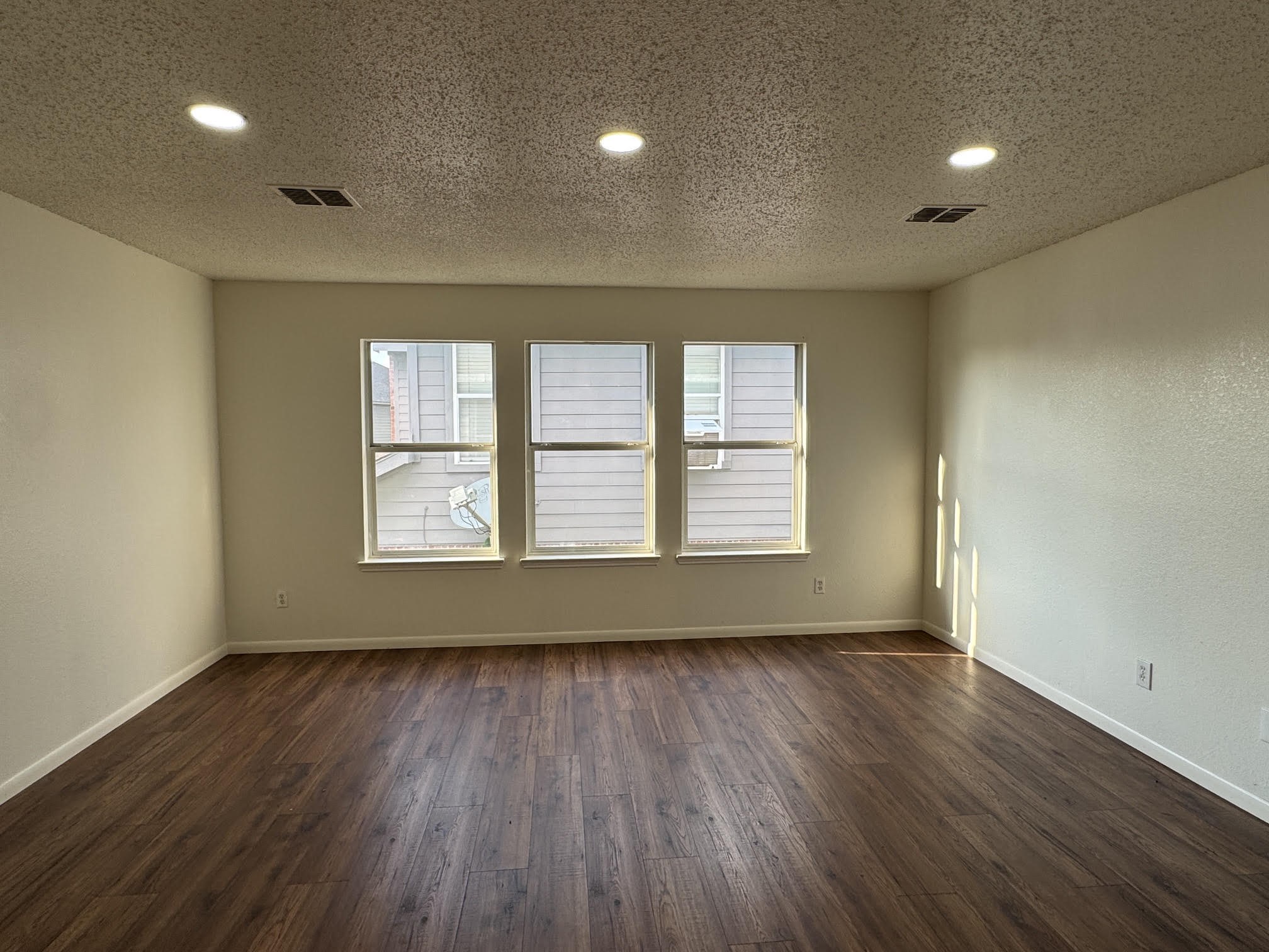 7305 Marsland Lane Arlington TX 76001