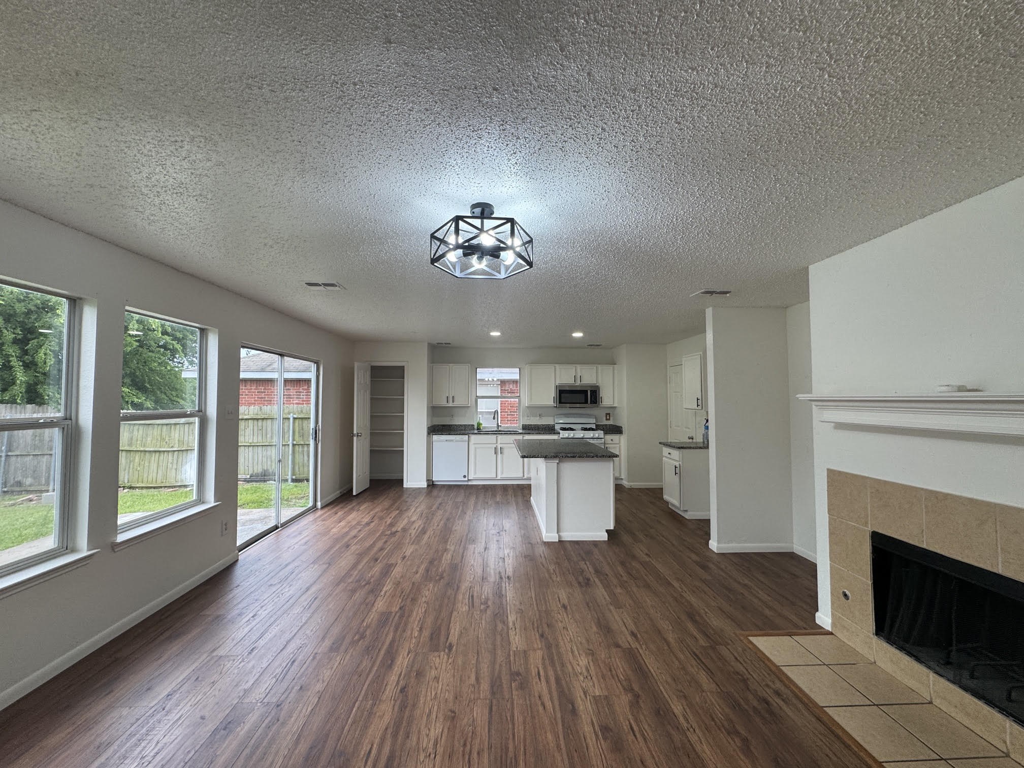 7305 Marsland Lane Arlington TX 76001