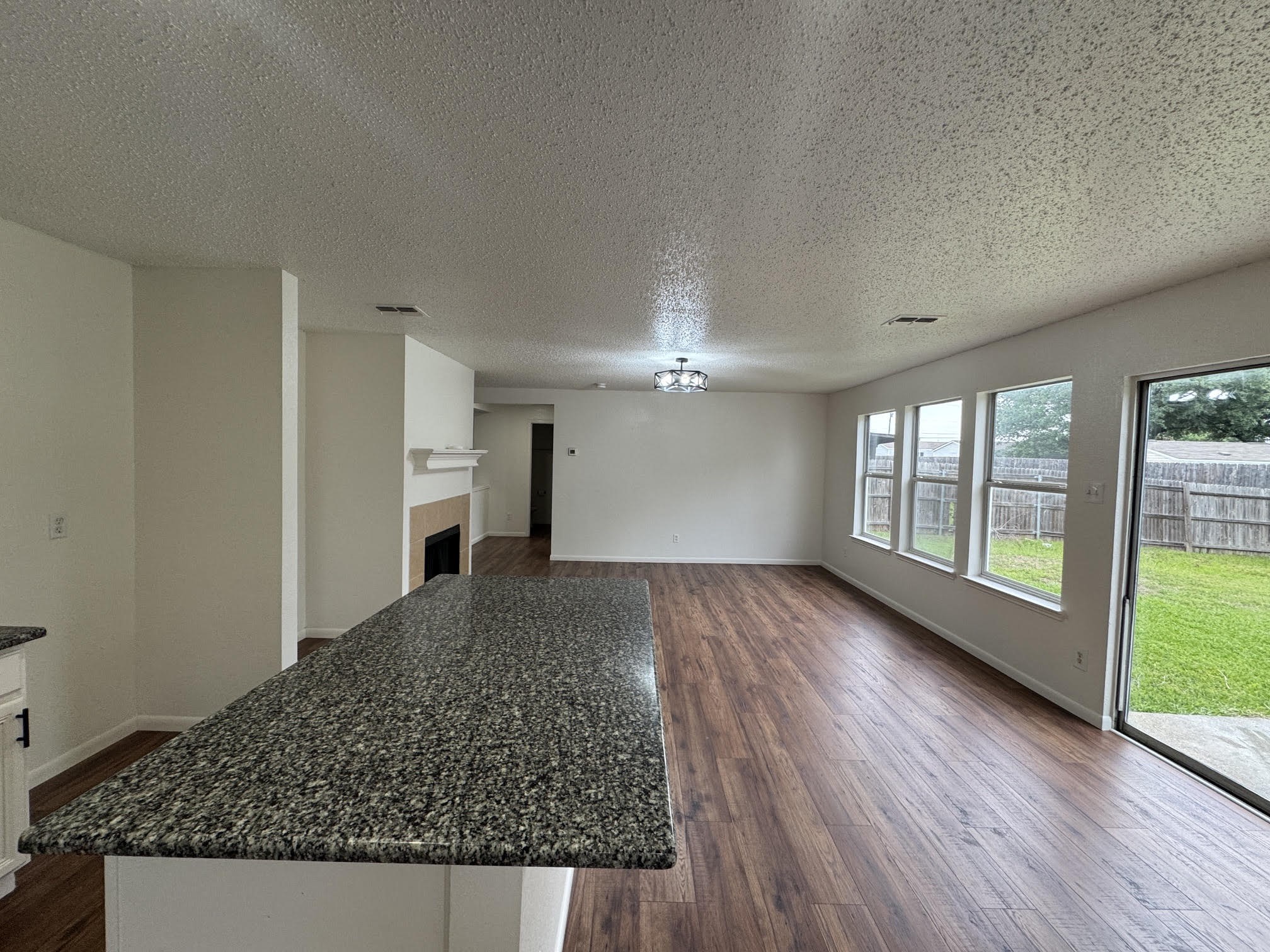 7305 Marsland Lane Arlington TX 76001