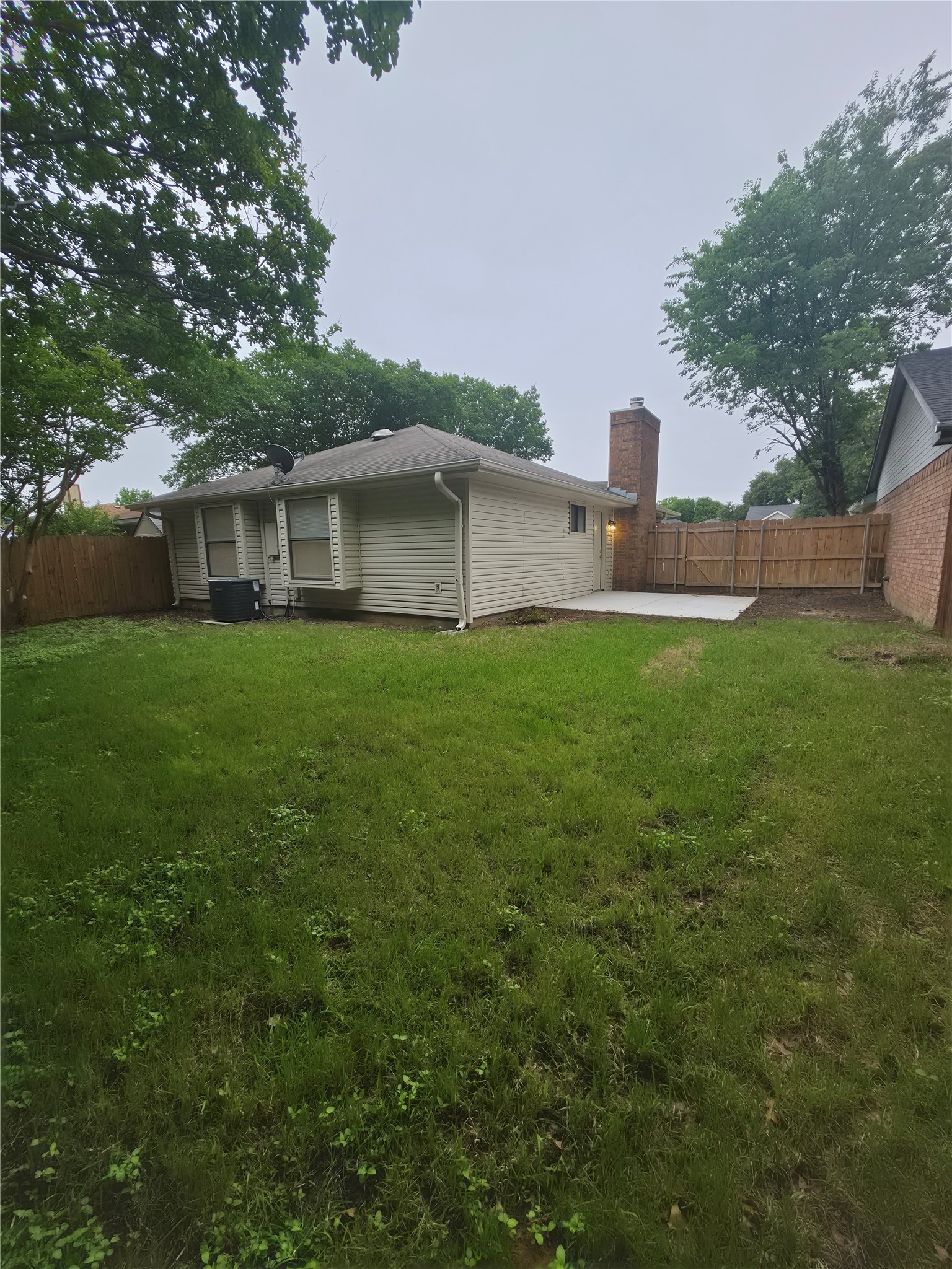 323 Valley Spring Drive Arlington TX 76018