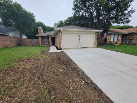 323 Valley Spring Drive Arlington TX 76018