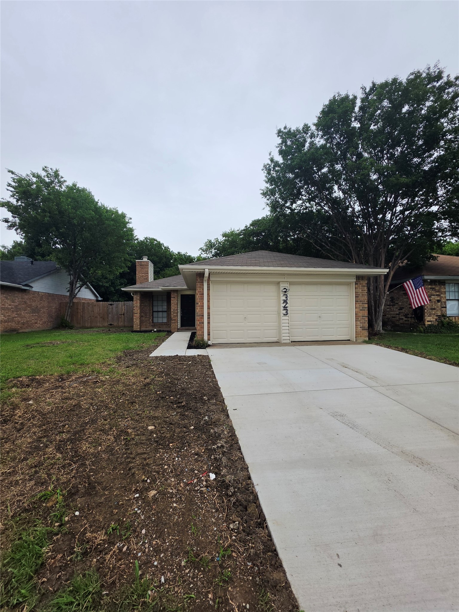 323 Valley Spring Drive Arlington TX 76018