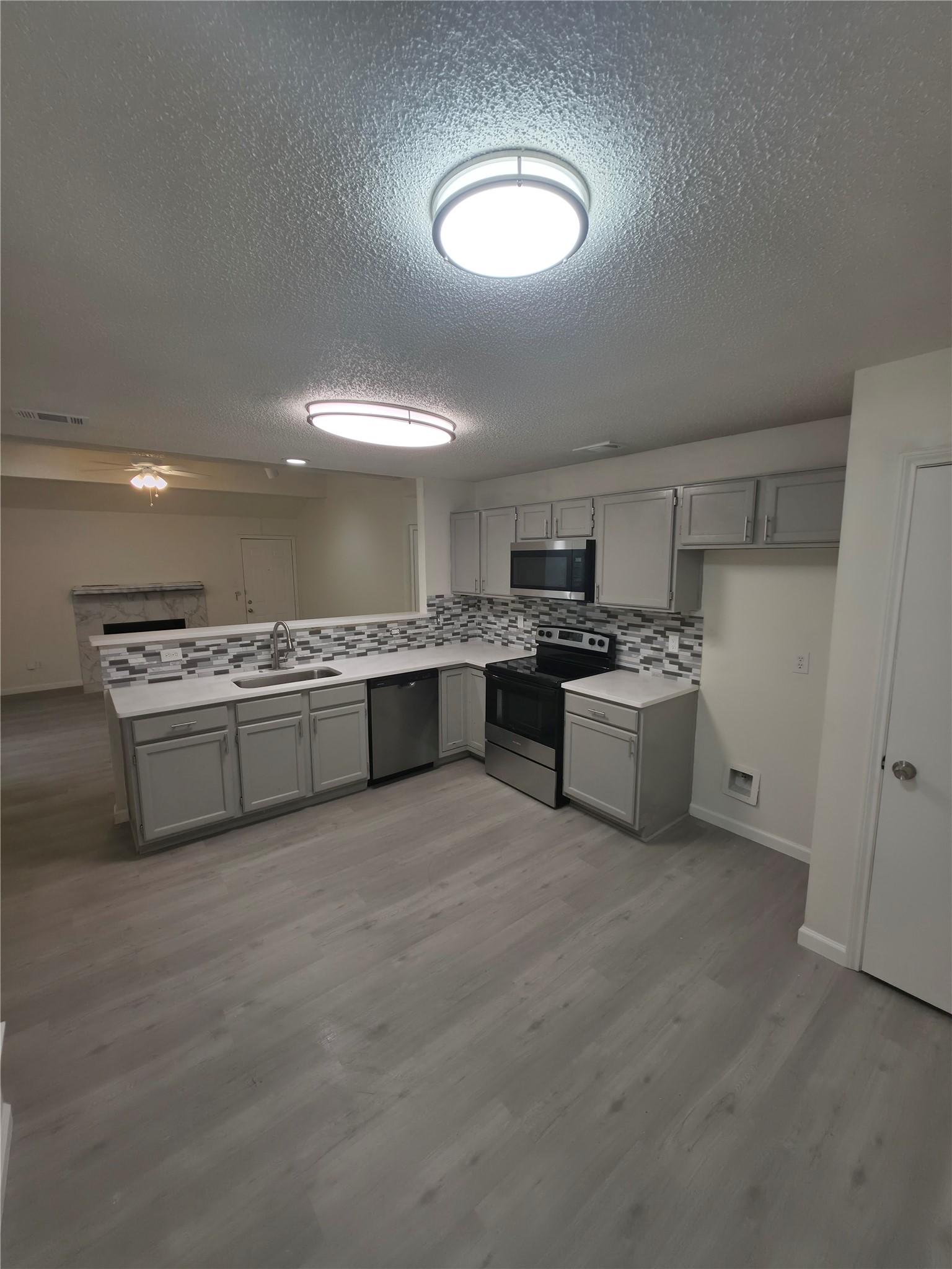 323 Valley Spring Drive Arlington TX 76018