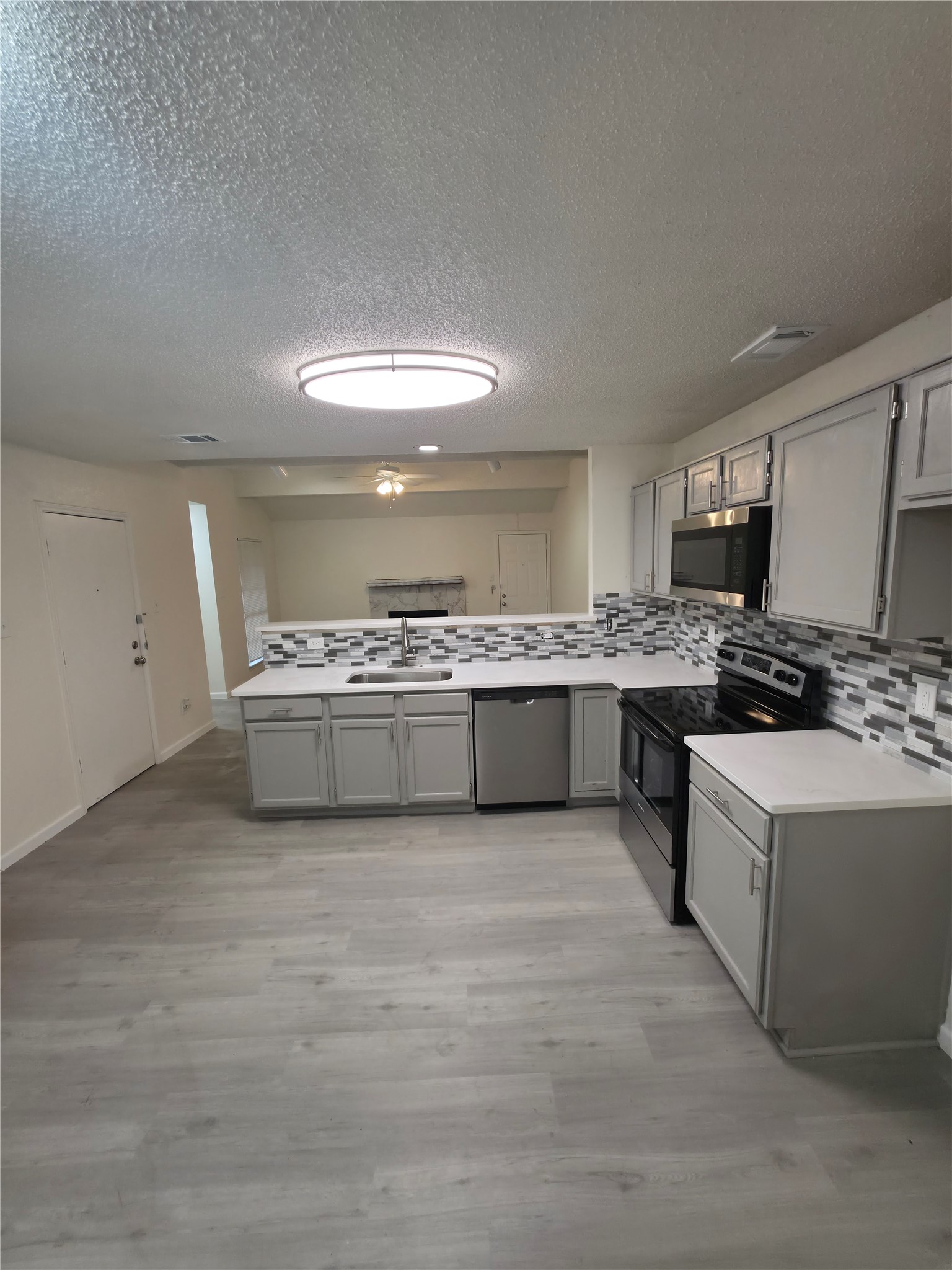 323 Valley Spring Drive Arlington TX 76018
