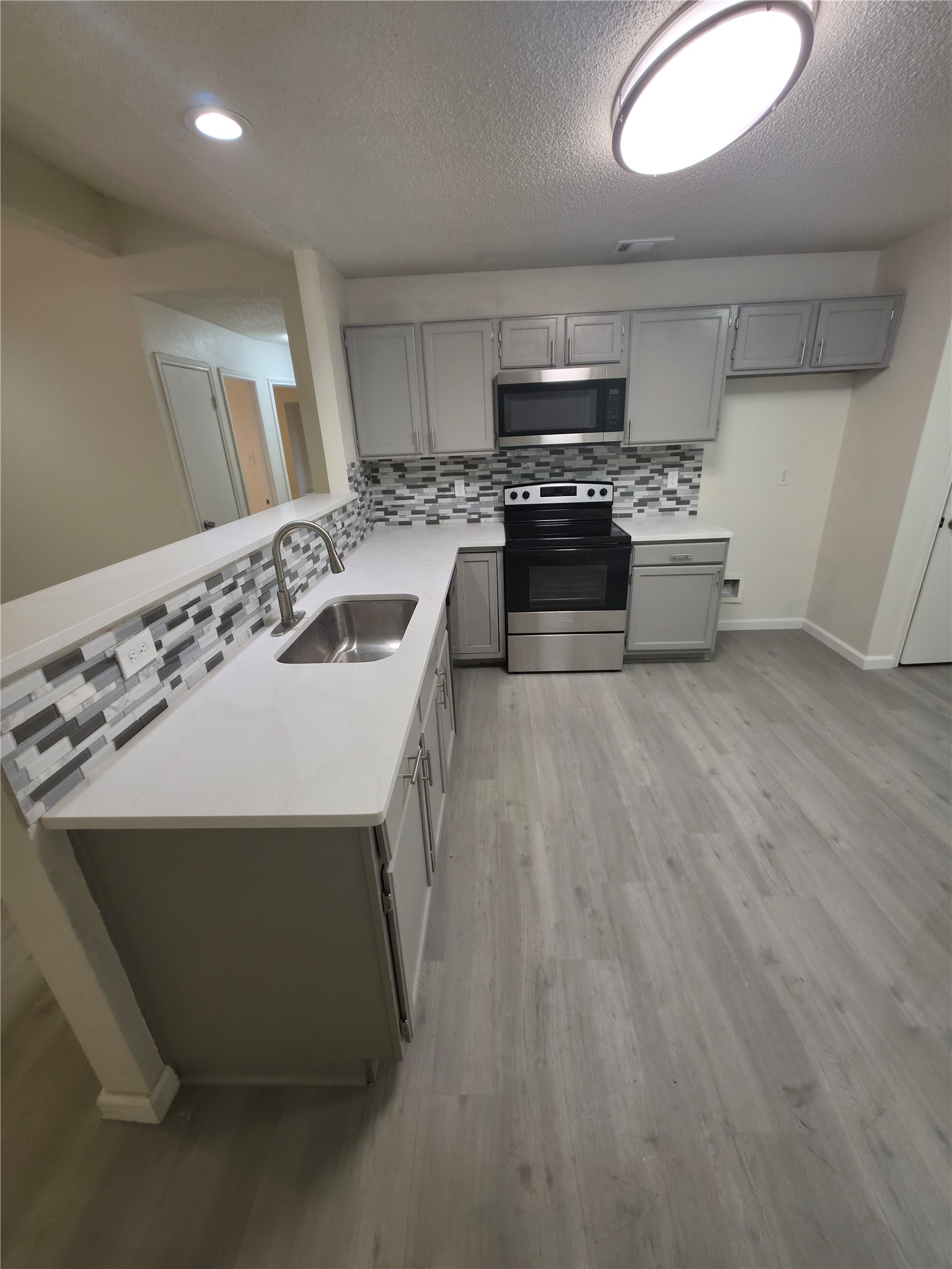323 Valley Spring Drive Arlington TX 76018
