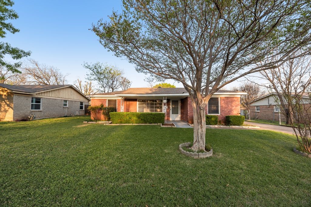 3908 Tejas Trail Lake Worth TX 76135