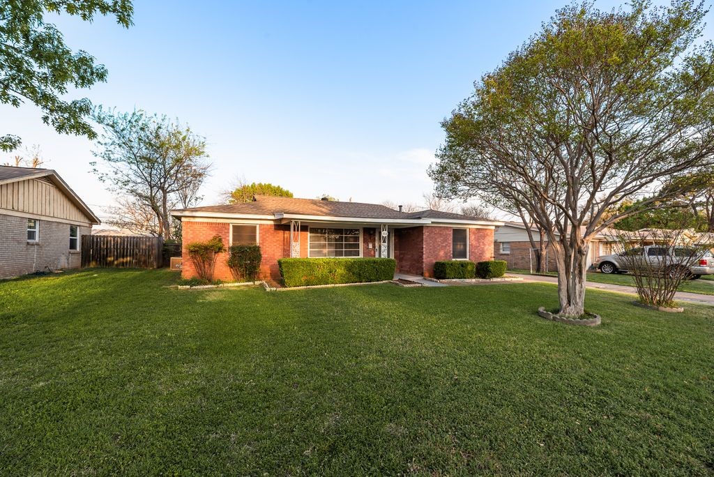 3908 Tejas Trail Lake Worth TX 76135