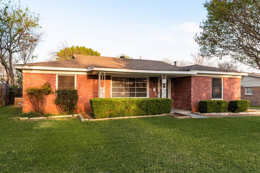 3908 Tejas Trail Lake Worth TX 76135