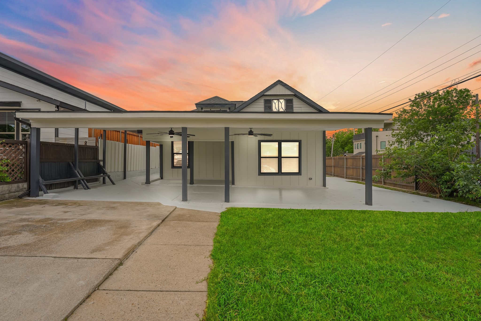 300 Steinman Avenue Dallas TX 75203