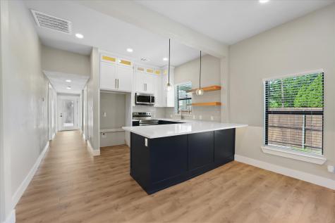300 Steinman Avenue Dallas TX 75203